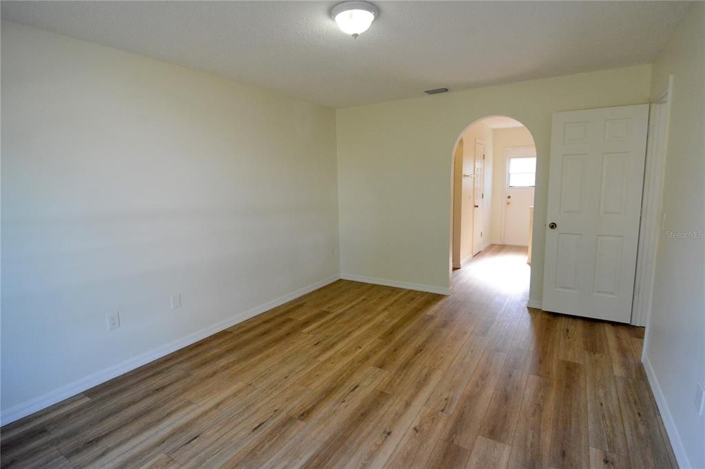 For Sale: $285,000 (3 beds, 2 baths, 1504 Square Feet)