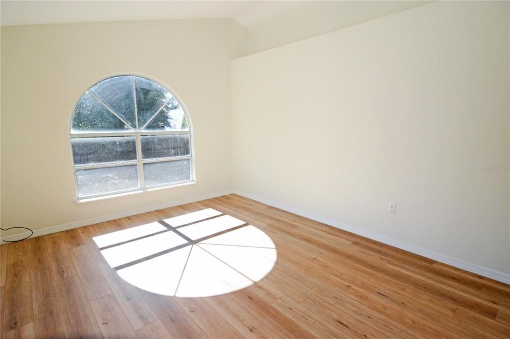 For Sale: $285,000 (3 beds, 2 baths, 1504 Square Feet)