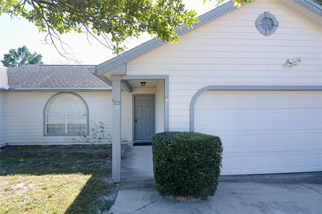 For Sale: $285,000 (3 beds, 2 baths, 1504 Square Feet)