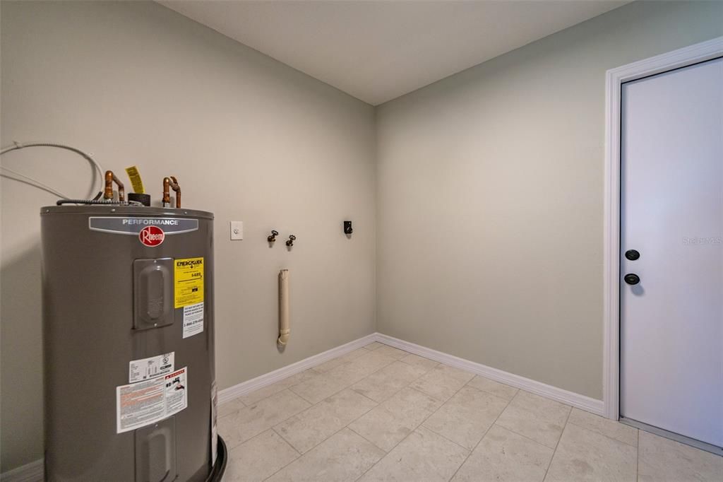 For Sale: $549,900 (3 beds, 2 baths, 1872 Square Feet)