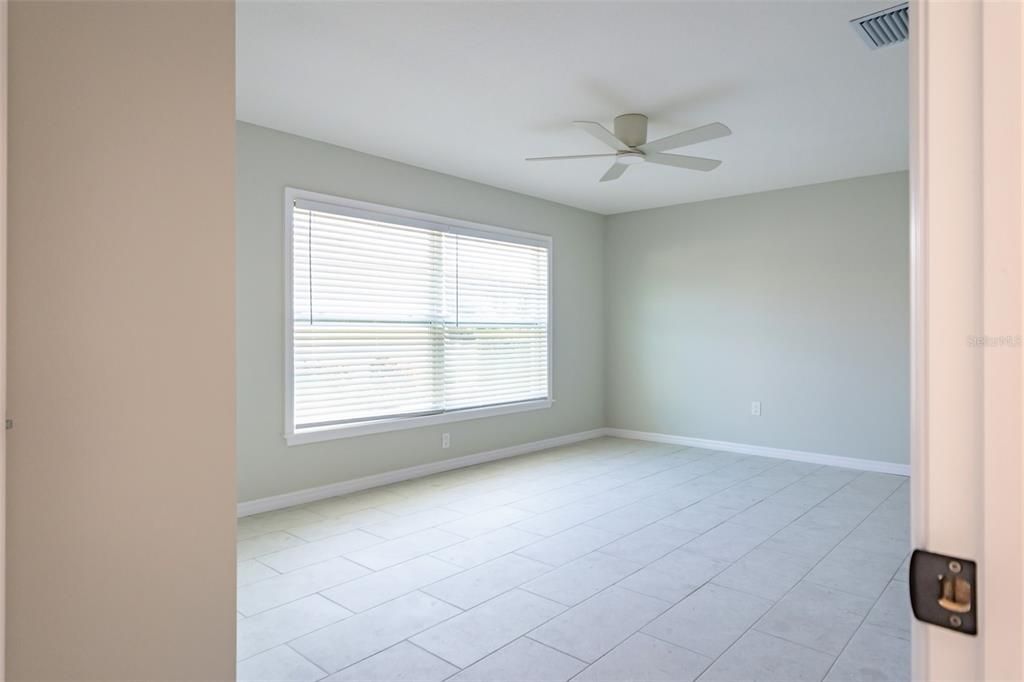 For Sale: $549,900 (3 beds, 2 baths, 1872 Square Feet)