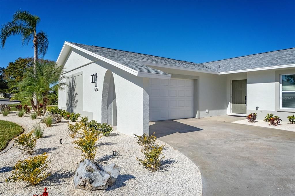 For Sale: $549,900 (3 beds, 2 baths, 1872 Square Feet)