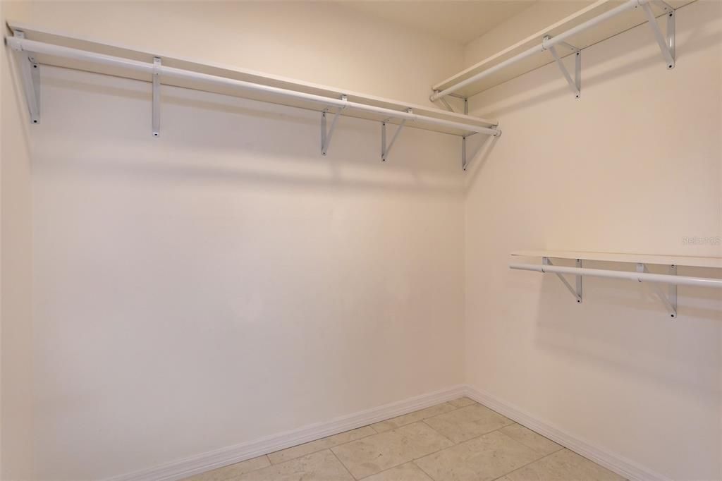 For Sale: $549,900 (3 beds, 2 baths, 1872 Square Feet)