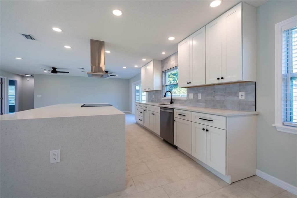 For Sale: $549,900 (3 beds, 2 baths, 1872 Square Feet)