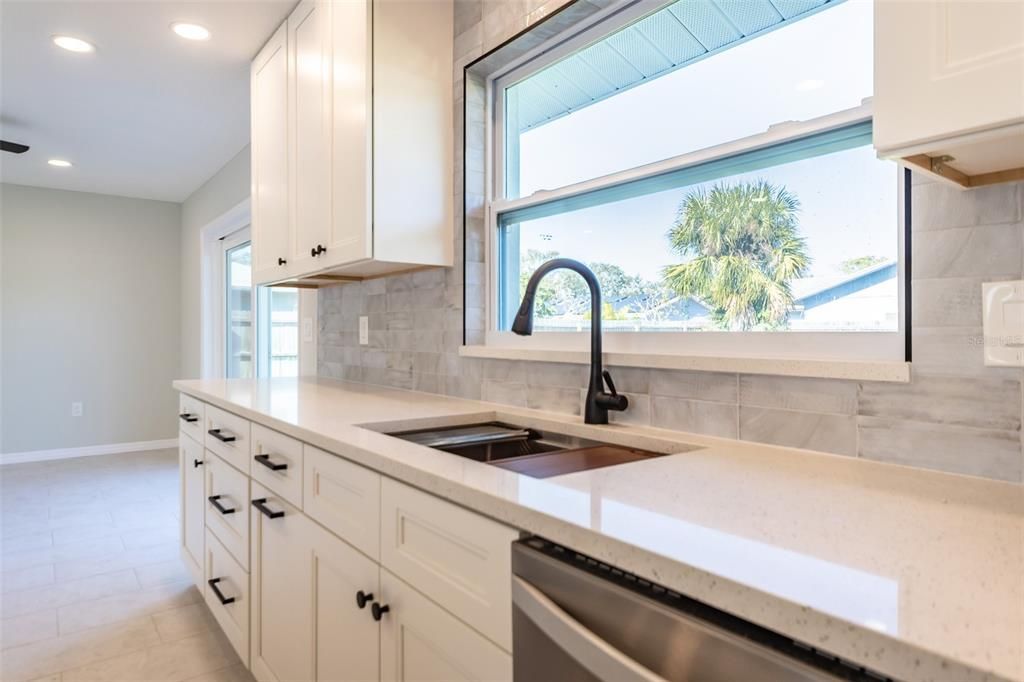 For Sale: $549,900 (3 beds, 2 baths, 1872 Square Feet)