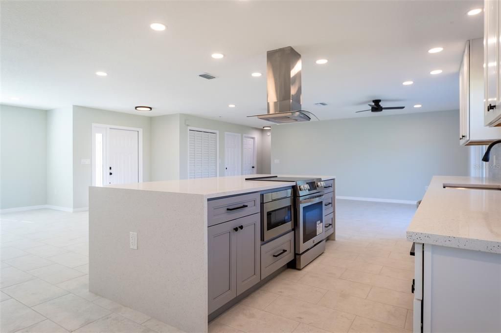 For Sale: $549,900 (3 beds, 2 baths, 1872 Square Feet)