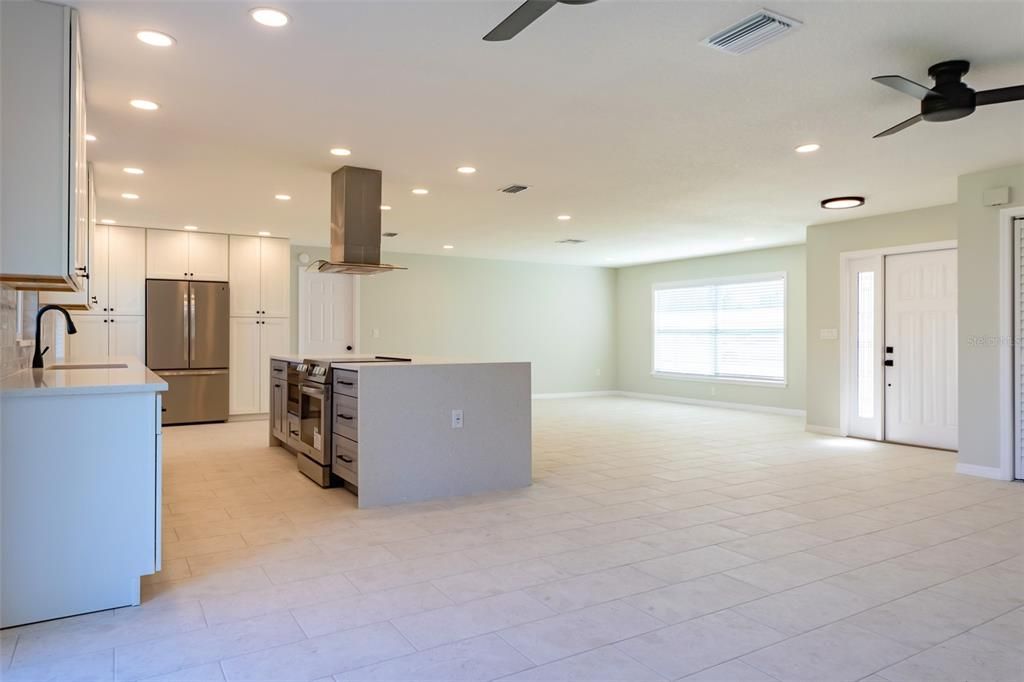 For Sale: $549,900 (3 beds, 2 baths, 1872 Square Feet)