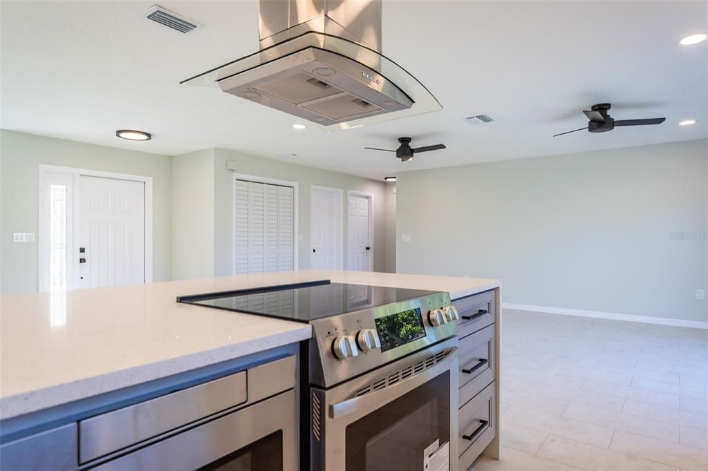 For Sale: $549,900 (3 beds, 2 baths, 1872 Square Feet)