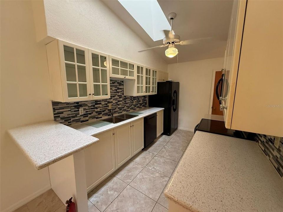 For Rent: $1,850 (2 beds, 2 baths, 1289 Square Feet)