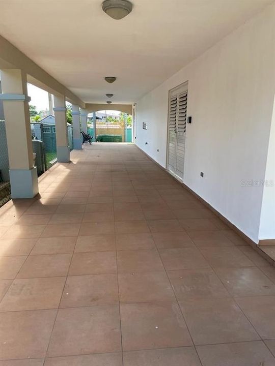 For Rent: $2,000 (3 beds, 2 baths, 2600 Square Feet)