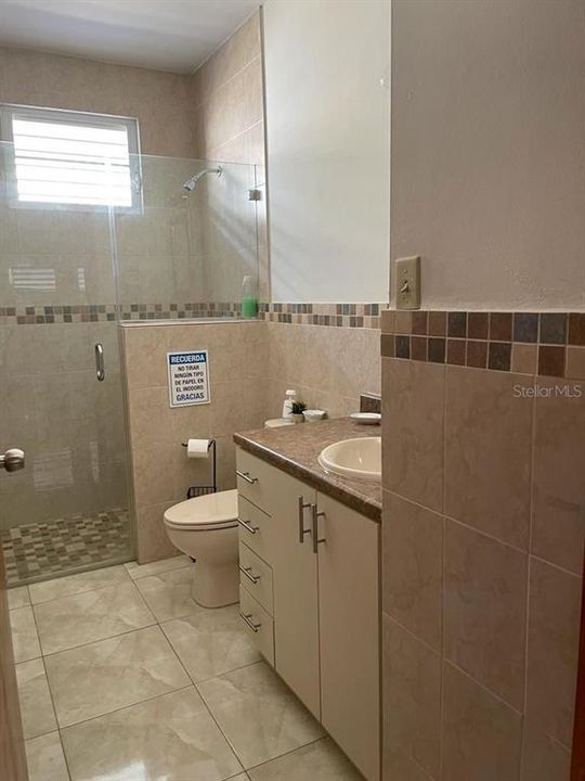 For Rent: $2,000 (3 beds, 2 baths, 2600 Square Feet)