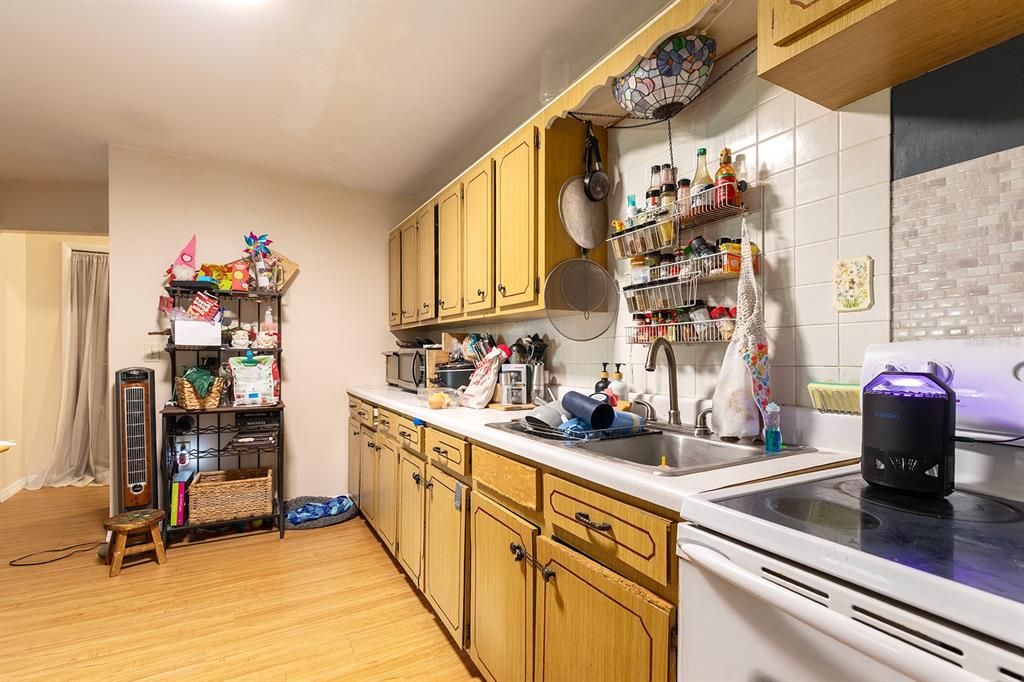 待售: $270,000 (2 贝兹, 2 浴室, 1028 平方英尺)