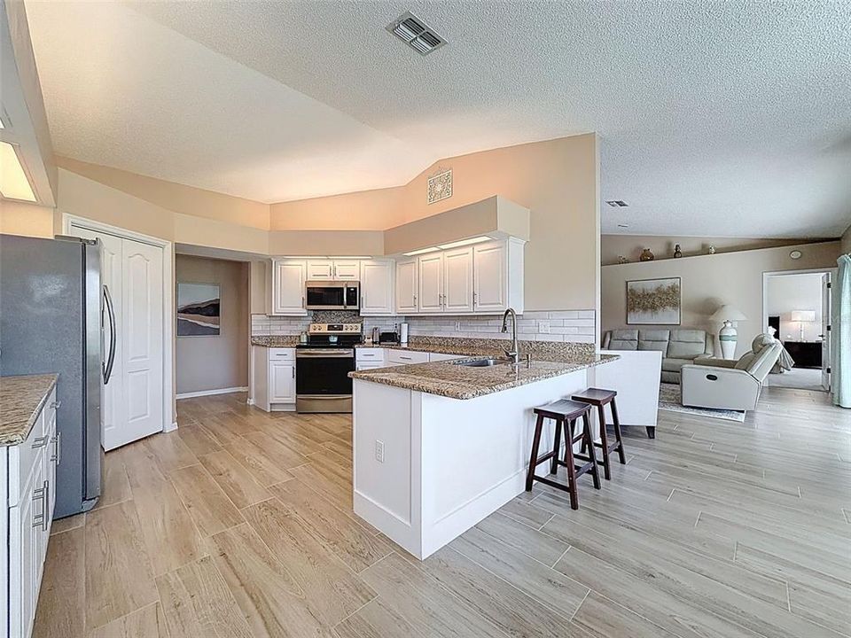 待售: $399,900 (3 贝兹, 2 浴室, 2090 平方英尺)