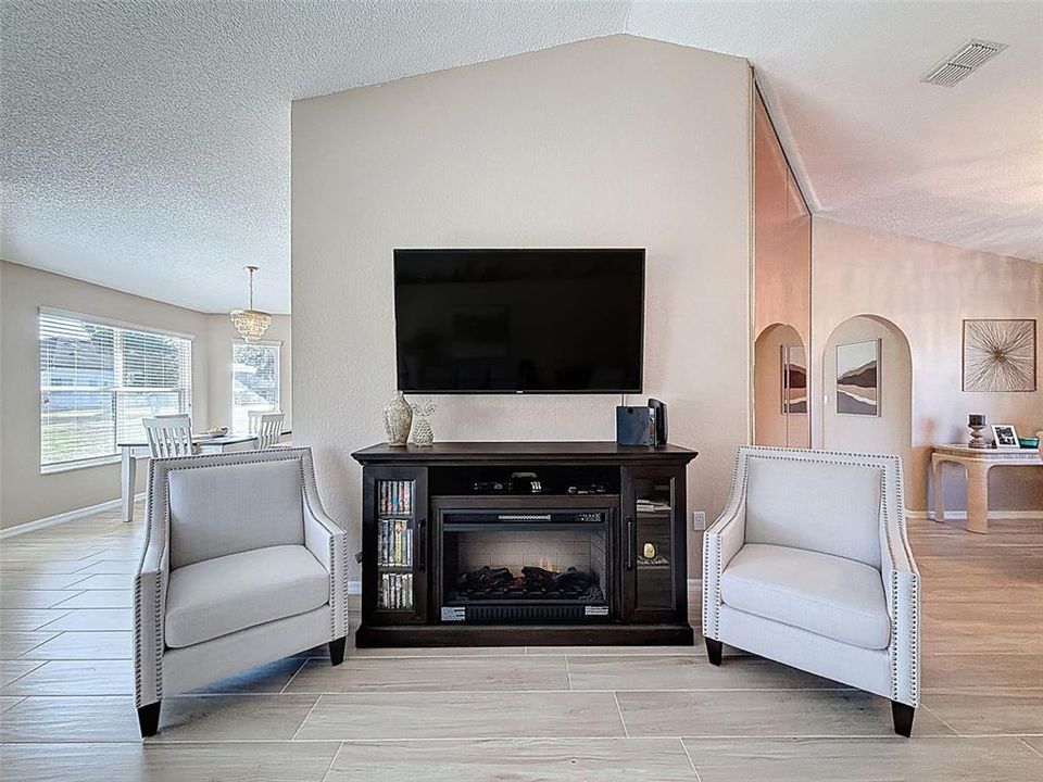 待售: $399,900 (3 贝兹, 2 浴室, 2090 平方英尺)