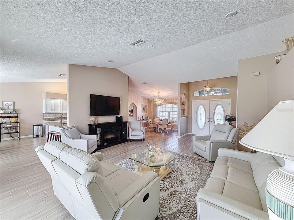 待售: $399,900 (3 贝兹, 2 浴室, 2090 平方英尺)