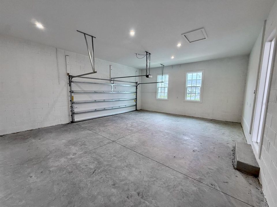 For Rent: $5,900 (4 beds, 2 baths, 2615 Square Feet)