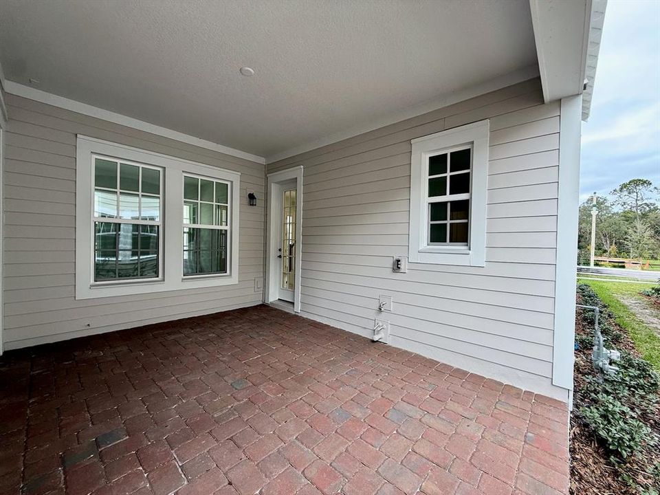 For Rent: $5,900 (4 beds, 2 baths, 2615 Square Feet)