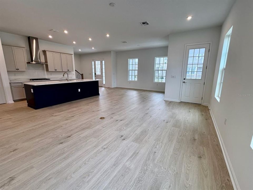 For Rent: $5,900 (4 beds, 2 baths, 2615 Square Feet)