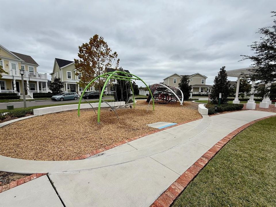 For Rent: $5,900 (4 beds, 2 baths, 2615 Square Feet)