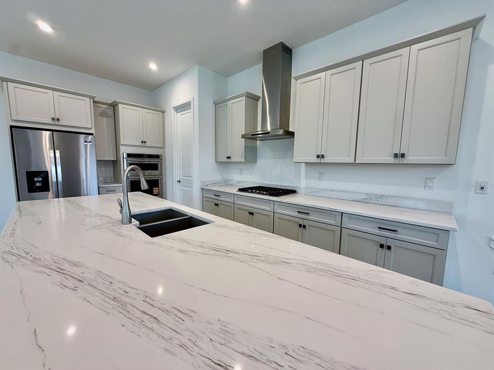 For Rent: $5,900 (4 beds, 2 baths, 2615 Square Feet)