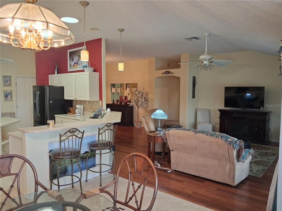 待售: $540,000 (3 贝兹, 2 浴室, 2260 平方英尺)