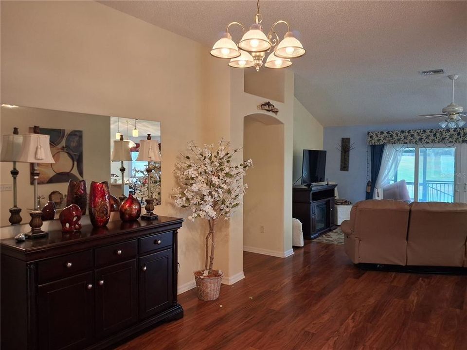 待售: $540,000 (3 贝兹, 2 浴室, 2260 平方英尺)