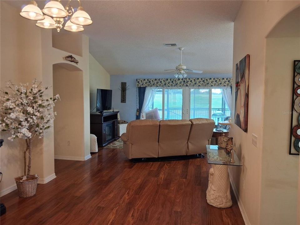 待售: $540,000 (3 贝兹, 2 浴室, 2260 平方英尺)