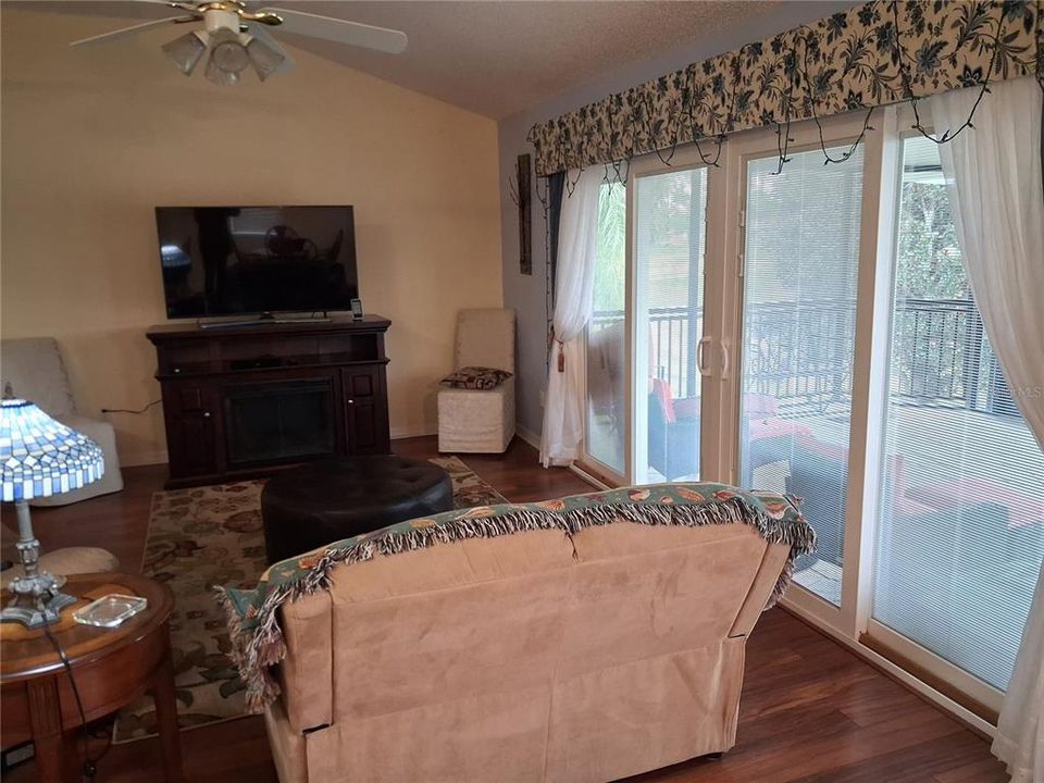 待售: $540,000 (3 贝兹, 2 浴室, 2260 平方英尺)