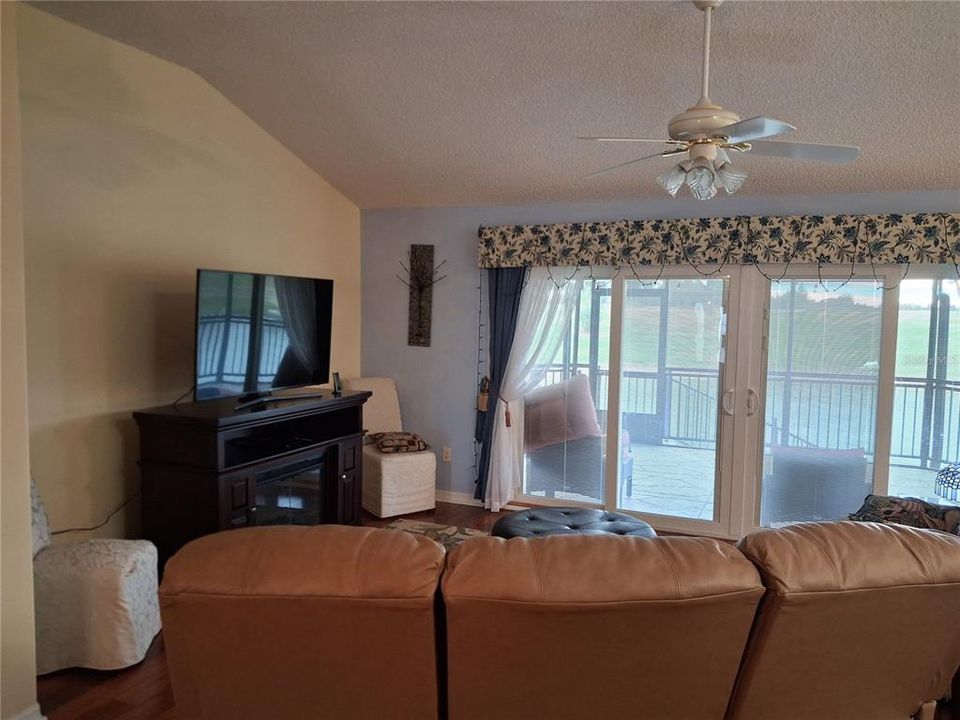 待售: $540,000 (3 贝兹, 2 浴室, 2260 平方英尺)