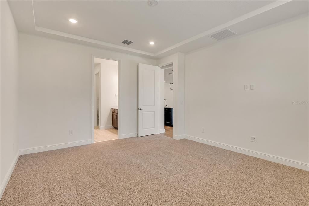 For Rent: $2,400 (4 beds, 3 baths, 2190 Square Feet)