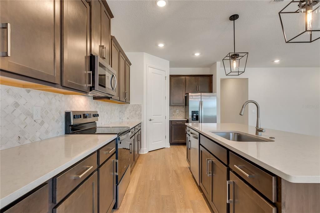 For Rent: $2,400 (4 beds, 3 baths, 2190 Square Feet)