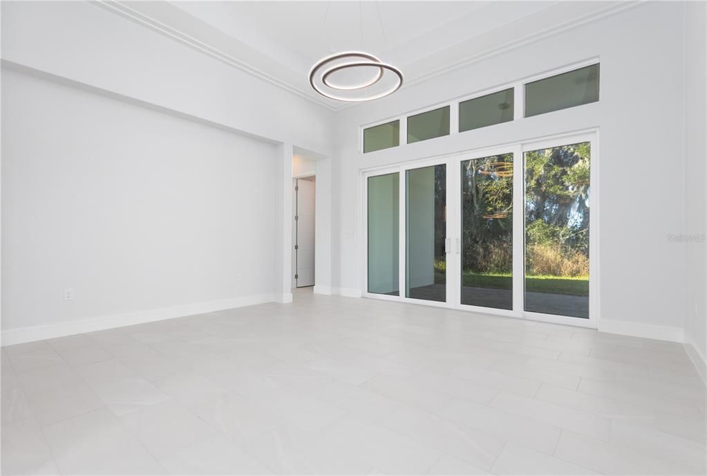 En Venta: $1,075,000 (4 camas, 3 baños, 2376 Pies cuadrados)