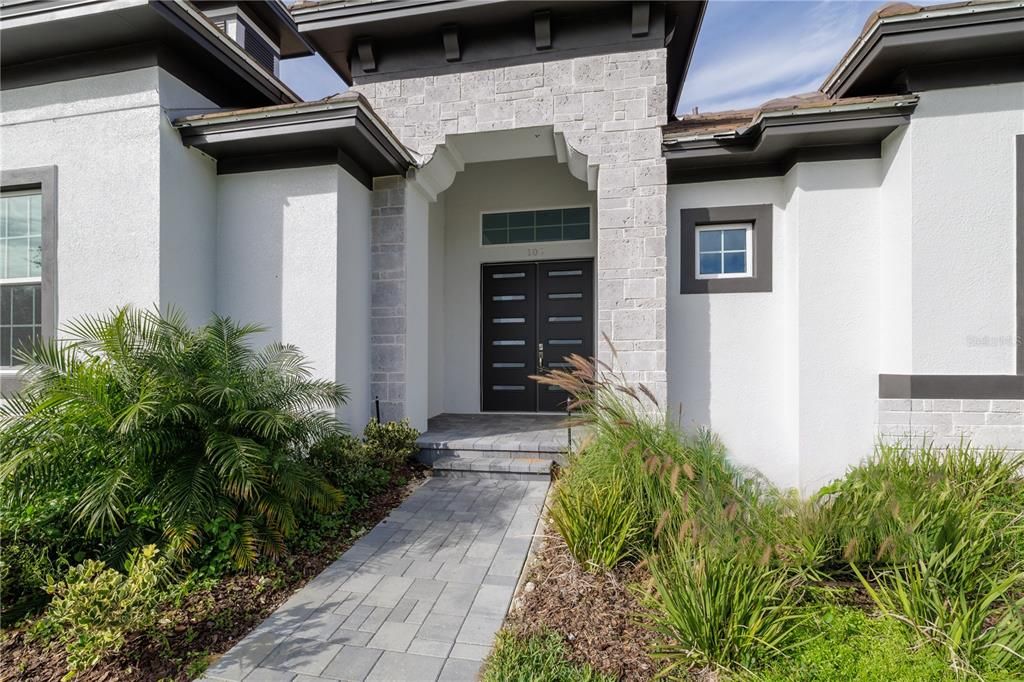 En Venta: $1,075,000 (4 camas, 3 baños, 2376 Pies cuadrados)