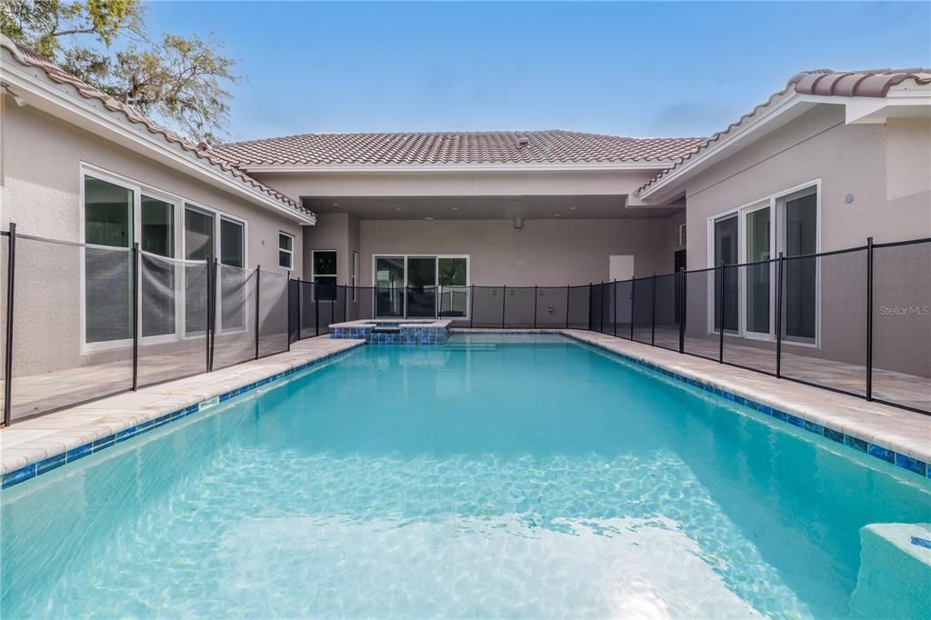 En Venta: $1,075,000 (4 camas, 3 baños, 2376 Pies cuadrados)