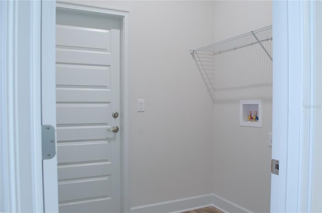 En Venta: $357,900 (4 camas, 2 baños, 1820 Pies cuadrados)