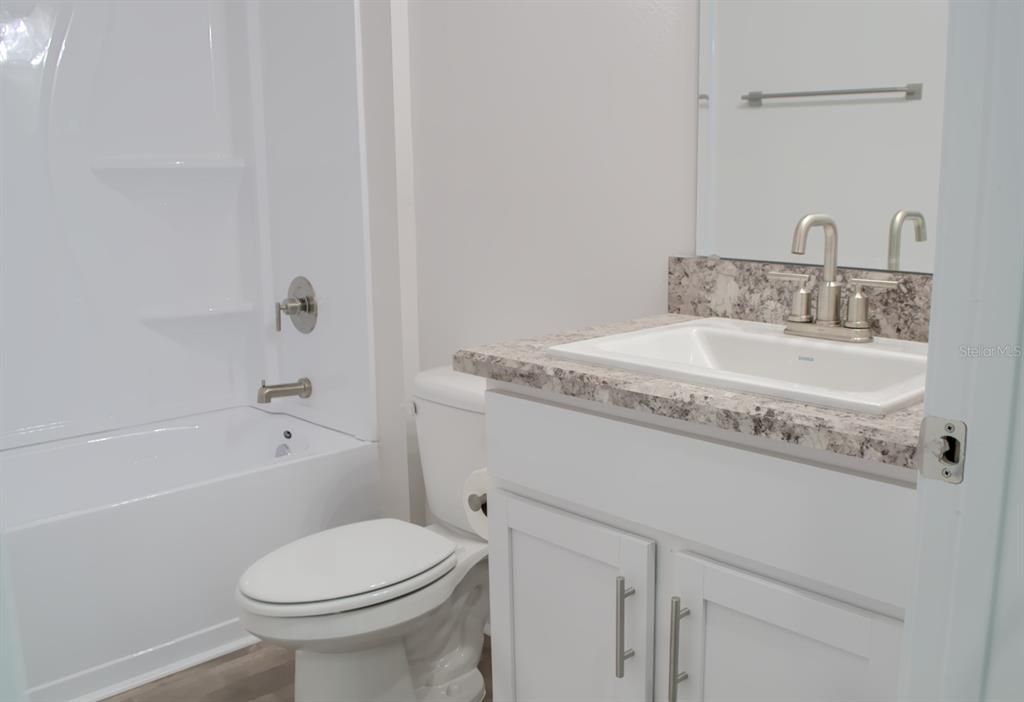 En Venta: $357,900 (4 camas, 2 baños, 1820 Pies cuadrados)