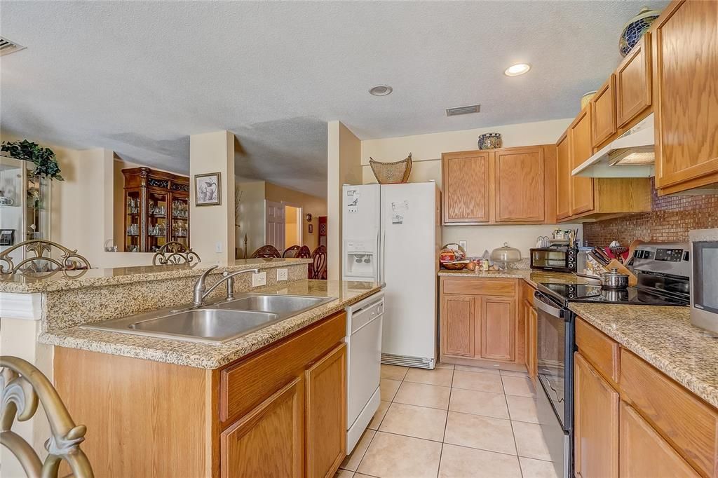 待售: $280,000 (3 贝兹, 2 浴室, 1880 平方英尺)