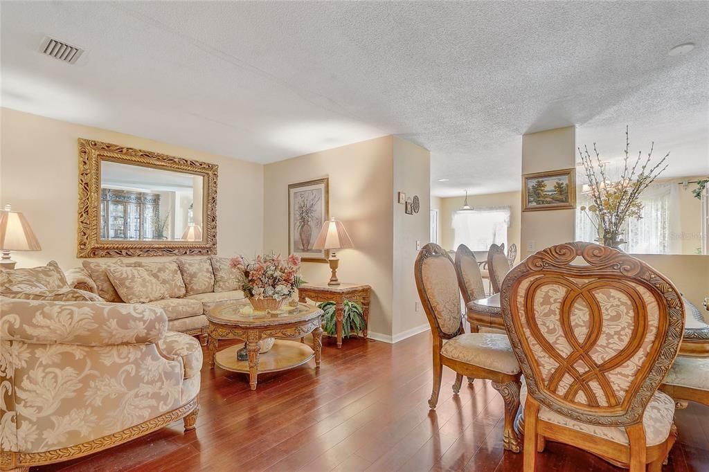 待售: $280,000 (3 贝兹, 2 浴室, 1880 平方英尺)