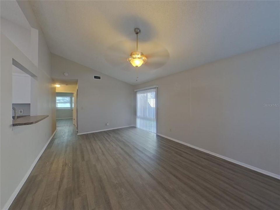 В аренду: $2,119 (3 спален, 2 ванн, 1103 Квадратных фут)