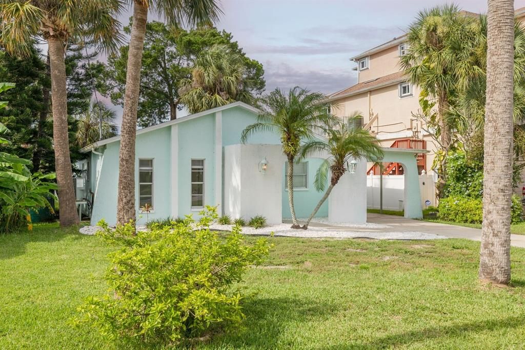 待售: $530,000 (2 贝兹, 2 浴室, 999 平方英尺)