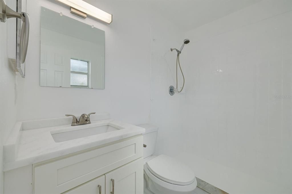 待售: $530,000 (2 贝兹, 2 浴室, 999 平方英尺)