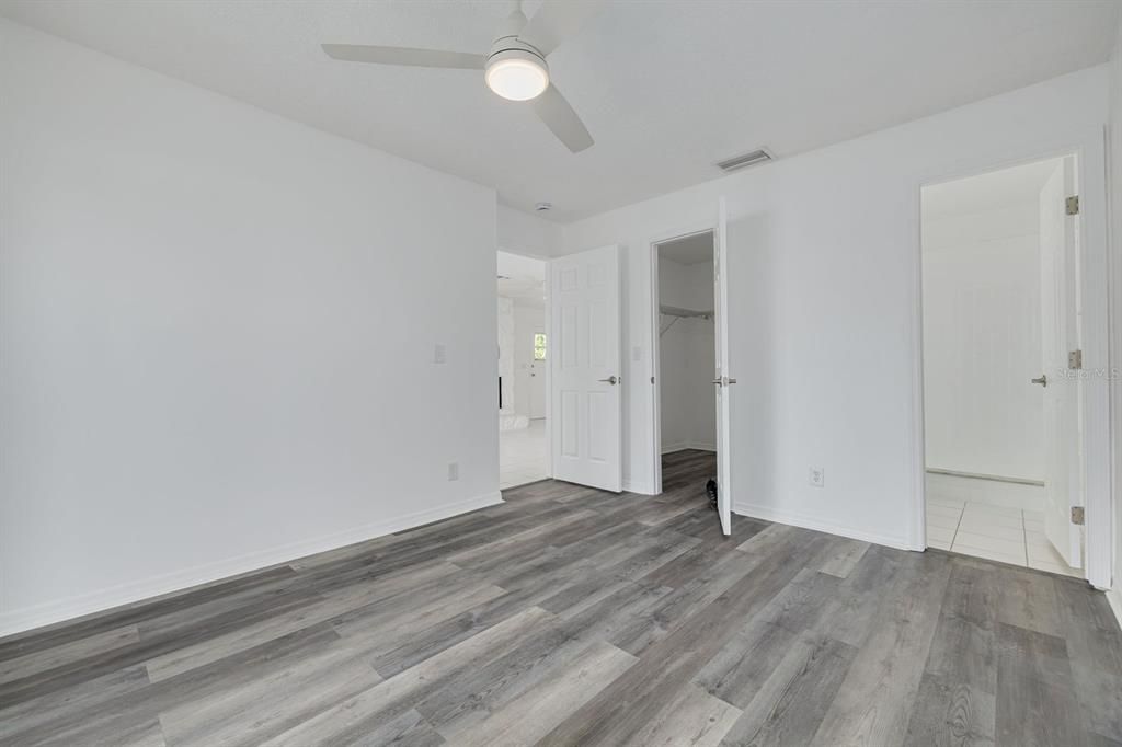 待售: $530,000 (2 贝兹, 2 浴室, 999 平方英尺)