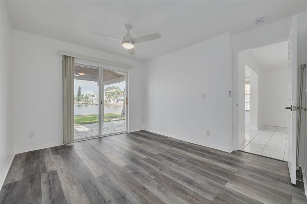 待售: $530,000 (2 贝兹, 2 浴室, 999 平方英尺)