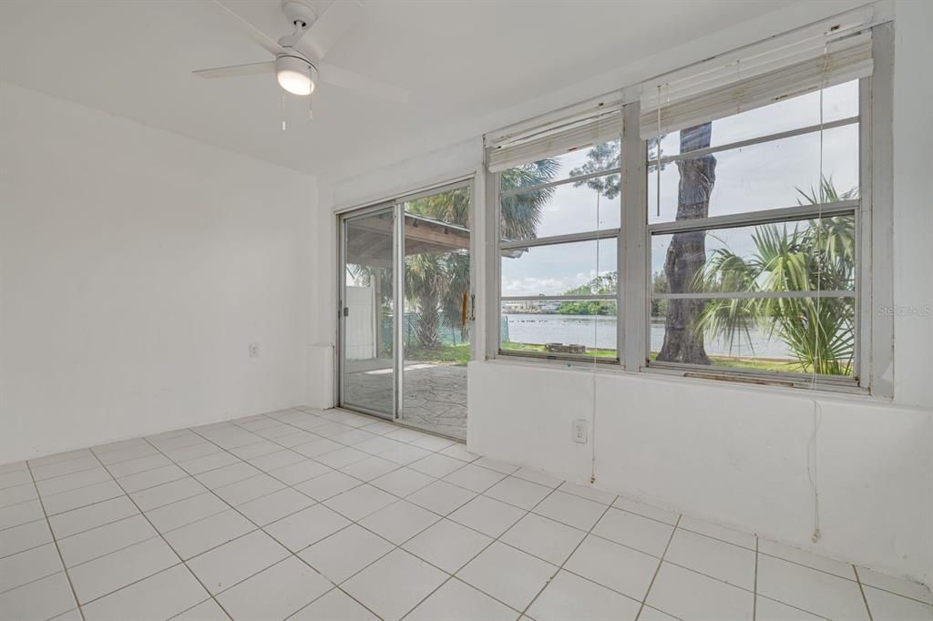 待售: $530,000 (2 贝兹, 2 浴室, 999 平方英尺)