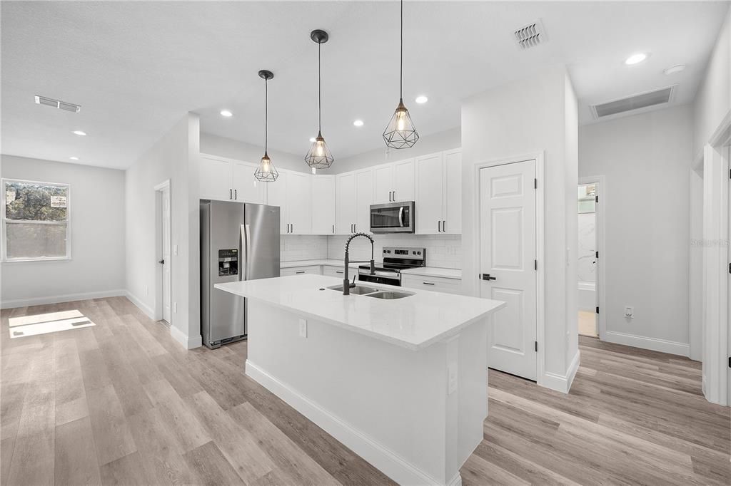 For Sale: $385,000 (4 beds, 3 baths, 1681 Square Feet)