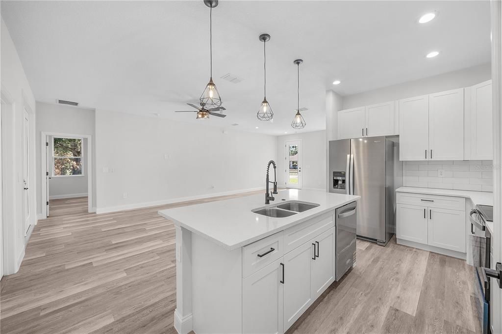 For Sale: $385,000 (4 beds, 3 baths, 1681 Square Feet)