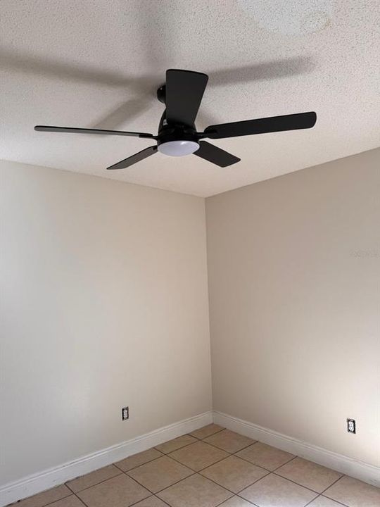 For Rent: $2,000 (3 beds, 2 baths, 1059 Square Feet)