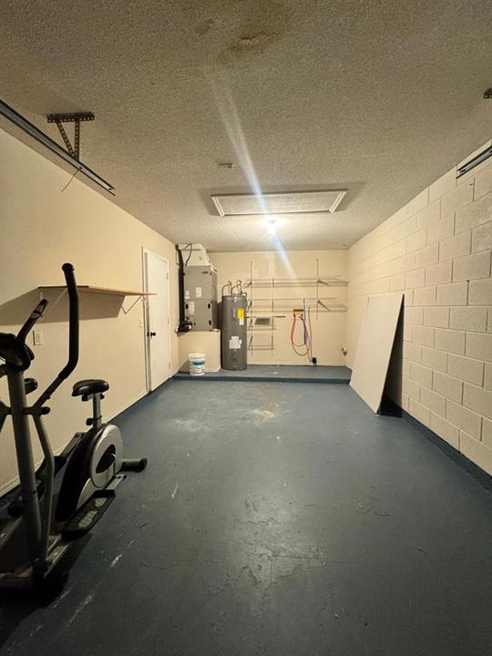 For Rent: $2,000 (3 beds, 2 baths, 1059 Square Feet)