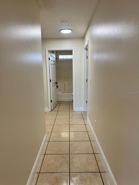 For Rent: $2,000 (3 beds, 2 baths, 1059 Square Feet)