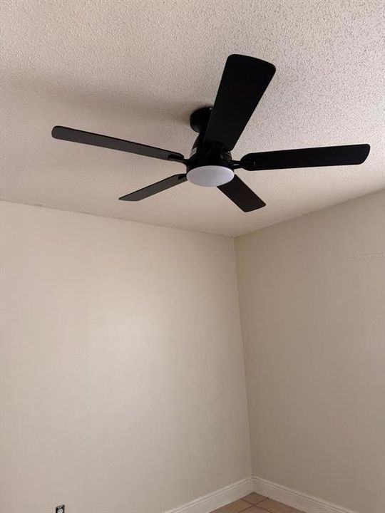 For Rent: $2,000 (3 beds, 2 baths, 1059 Square Feet)